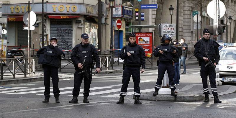 Accoltellate 2 persone vicino alla vecchia redazione di Charlie Hebdo