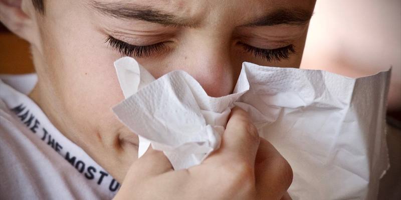 Sintomi e differenze tra influenza e Covid-19