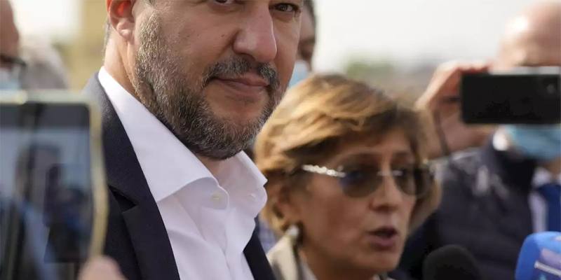 Open Arms, processo a Salvini: il video inedito di un sommergibile