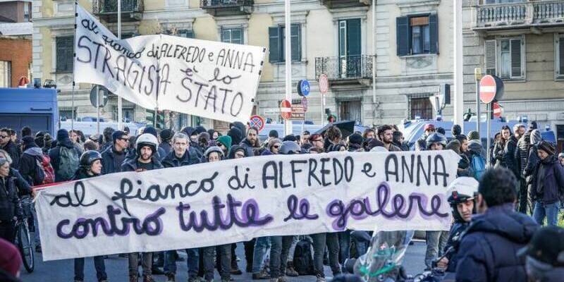 Manifestazioni a Milano, Roma e Napoli per l'anarchico Alfredo Cospito detenuto al 41 bis