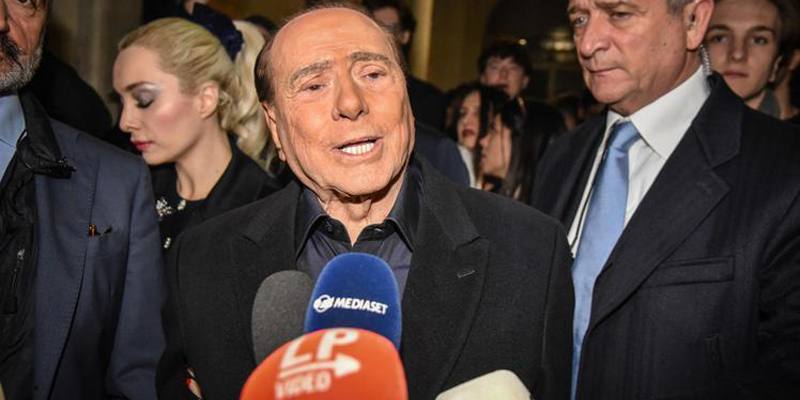 Berlusconi: A parlare con Zelensky? Se fossi stato il presidente del Consiglio non ci sarei mai andato. Bastava che cessasse di attaccare le due repubbliche autonome del Donbass e questo non sarebbe accaduto