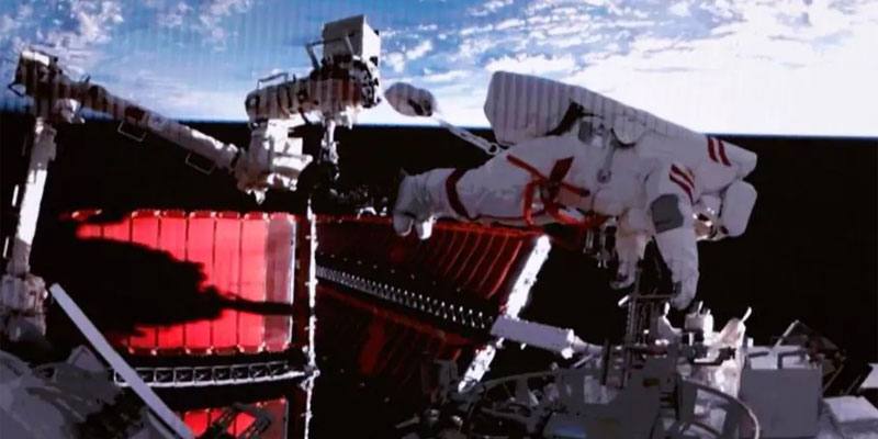 Gli astronauti cinesi della missione Shenzhou-15 hanno compiuto la prima passeggiata nello spazio