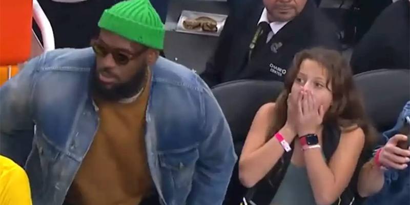 Il video della 12enne che si ritrova accanto a Lebron James