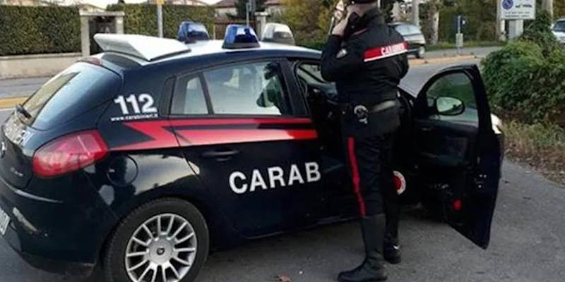 Ragazzina di 13 anni colpita a forbiciate da due compagne di classe