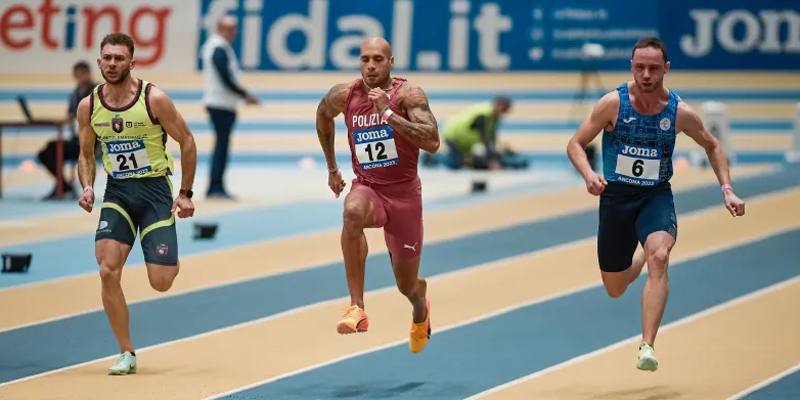 Samuele Ceccarelli ha battuto Marcell Jacobs nella finale dei 60 metri degli Assoluti indoor di atletica leggera  