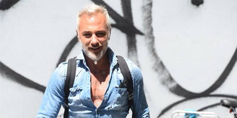 Gianluca Vacchi è stato iscritto nel registro degli indagati per presunti abusi edilizi