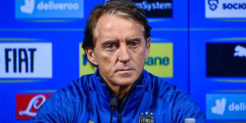 Il ct della nazionale Roberto Mancini ha sottolineato la mancanza di giocatori talentuosi nel calcio italiano a causa della scomparsa del gioco per strada