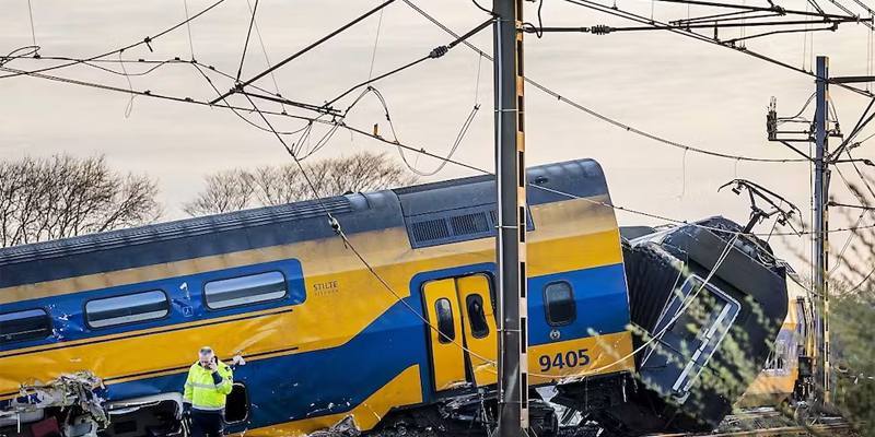 È avvenuto un grave incidente ferroviario a Voorschoten (Paesi Bassi), nei pressi de L'Aia