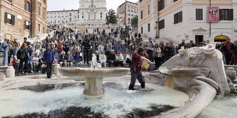 Fratelli d'Italia ha firmato una proposta di legge che prevede pene più severe per gli atti vandalici contro opere d'arte