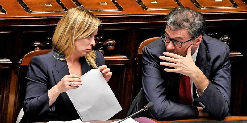 Il governo Meloni ha annunciato un taglio delle tasse sul lavoro per aiutare i redditi bassi, utilizzando tre miliardi di euro per ridurre il cuneo fiscale