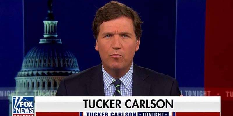 Il noto presentatore Tucker Carlson ha lasciato Fox News