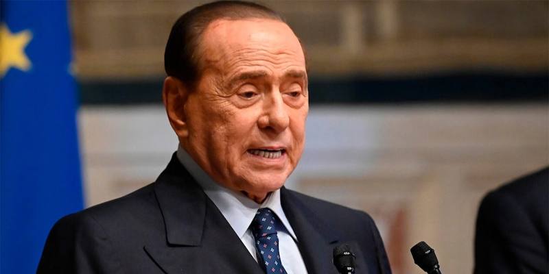 Perché Silvio Berlusconi è ricoverato in terapia intensiva