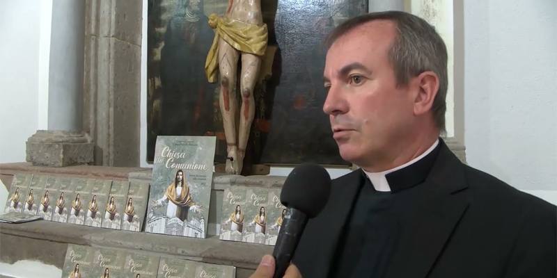 Padre Paolo Contini ha presentato prove dei presunti abusi sessuali subiti durante il suo periodo al seminario