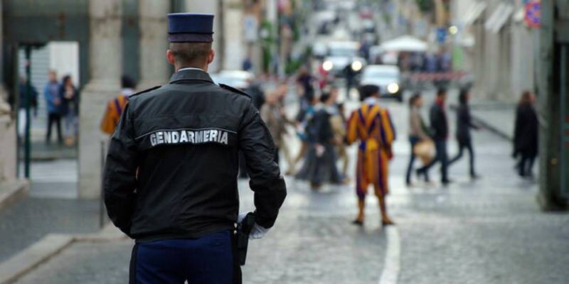 Un 40enne ha tentato di fare irruzione in Vaticano a bordo della sua auto