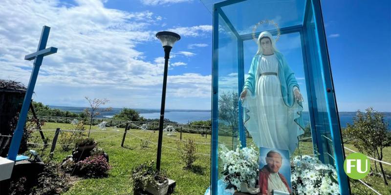 Madonna di Trevignano: Gisella Cardia ha perso il ricorso e sarà obbligata a togliere statue e panche