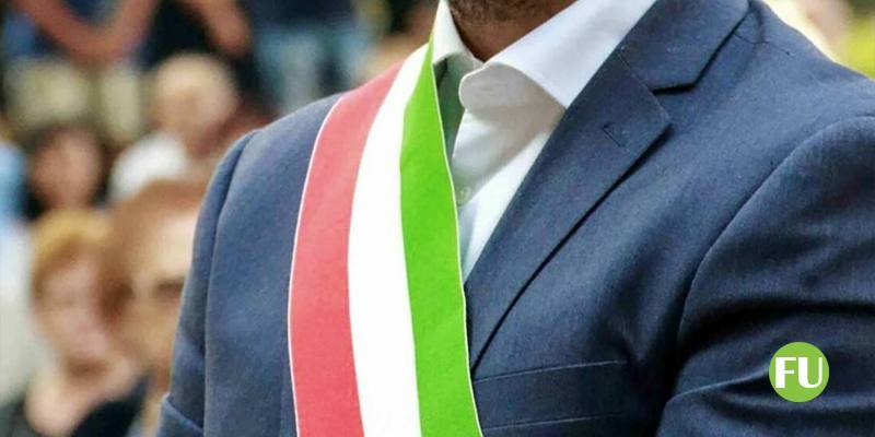 In diverse regioni italiane sono state introdotte norme che hanno portato ad aumenti di stipendi per governatori, consiglieri regionali, sindaci, assessori e consiglieri comunali