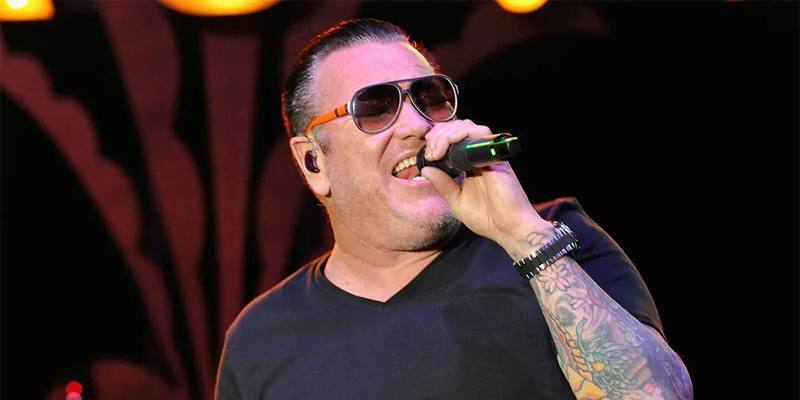 E' morto Steve Scott Harwell, cantante degli Smash Mouth