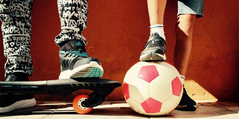 Si può giocare a calcio e pallavolo nel cortile condominiale?