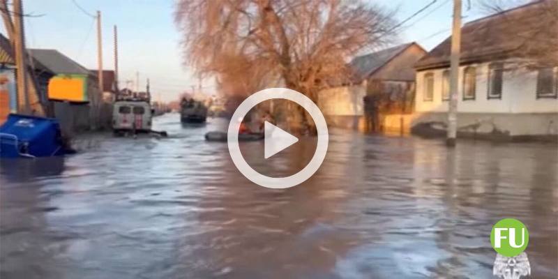 Il video degli evacuati dopo lo scoppio della diga a Orsk