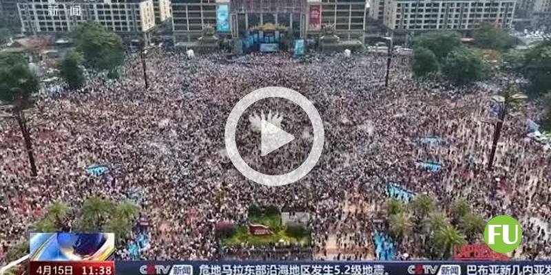 Il video della Festa degli spruzzi d'acqua in Cina