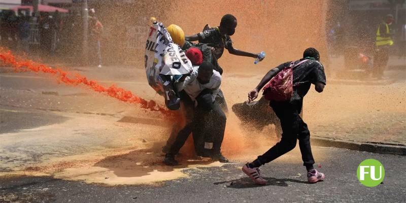 Violente proteste in Kenya contro l’aumento delle tasse