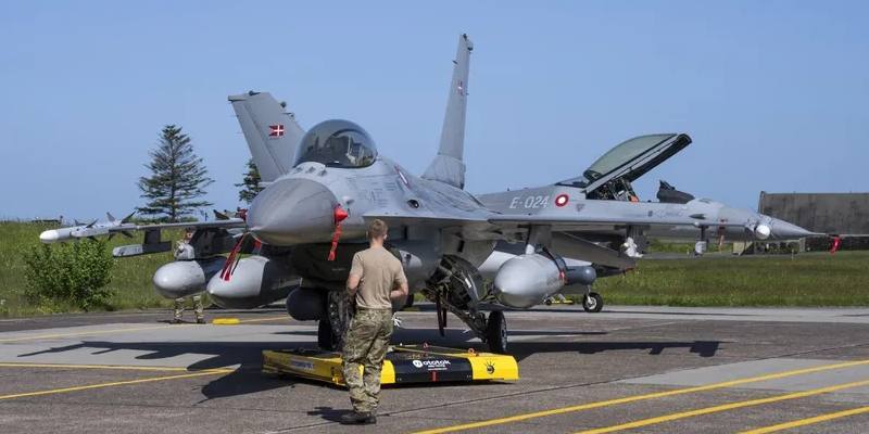 F16 partiti da Danimarca e Paesi Bassi: saranno operativi su Kiev entro l'estate