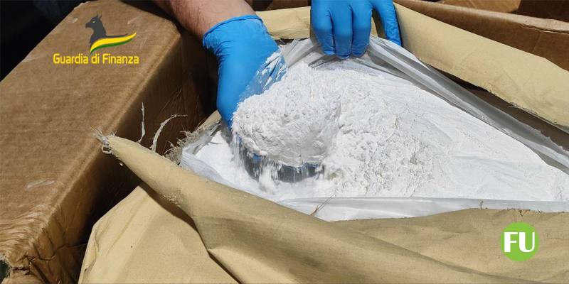 Sei tonnellate di sostanze chimiche per produrre ecstasy sequestrate dalla Guardia di Finanza