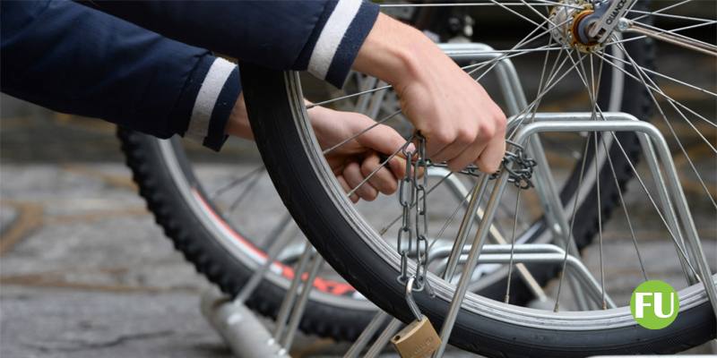 Il video dei ladri di biciclette di lusso in fibra di carbonio da migliaia di euro