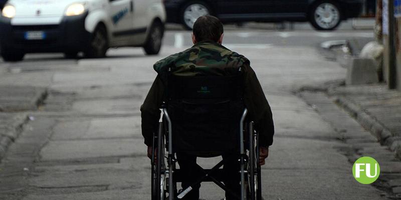 Nel Livornese arriva il vigile in carrozzina: segnalerà le difficoltà sulla strada per le persone con disabilità