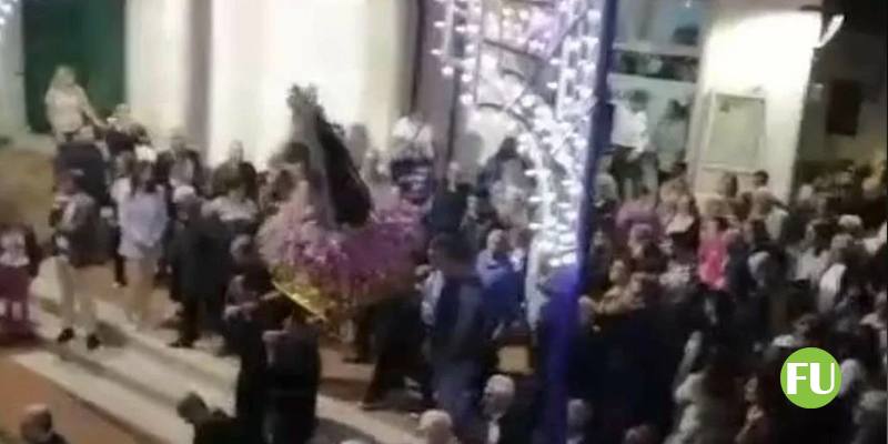 Il video della statua della Madonna che cade a terra durante la processione in Irpinia