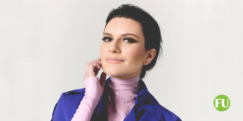 Laura Pausini sarà ospite del programma Verissimo per celebrare i suoi 30 anni di carriera