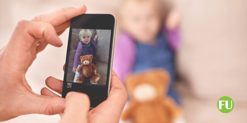 Per pubblicare foto e video di bambini sui social serve il consenso di entrambi i genitori